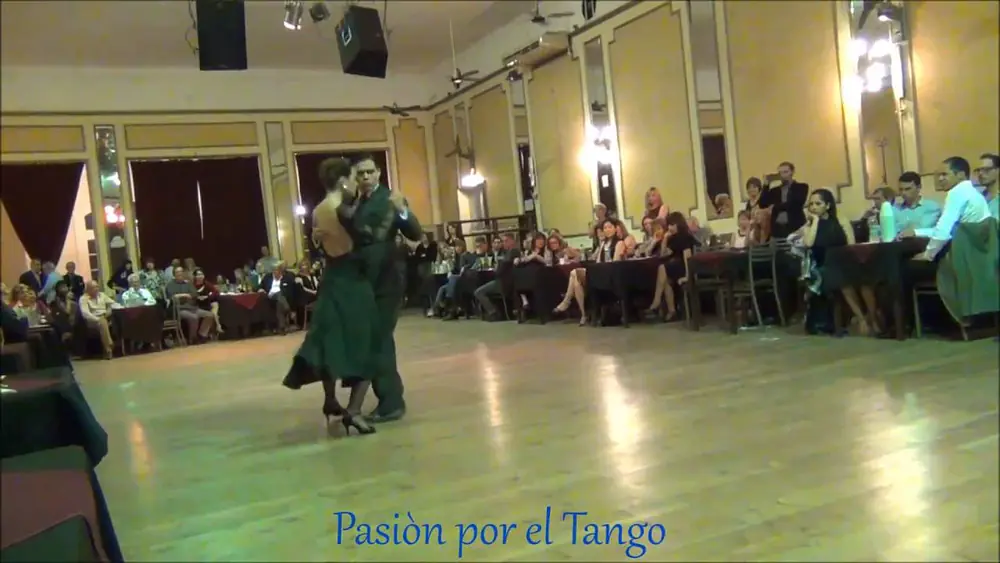 Video thumbnail for FERNANDA GROSSO y ALEJANDRO FERREYRA Bailando el Tango GARRAS en YIRA YIRA MILONGA.