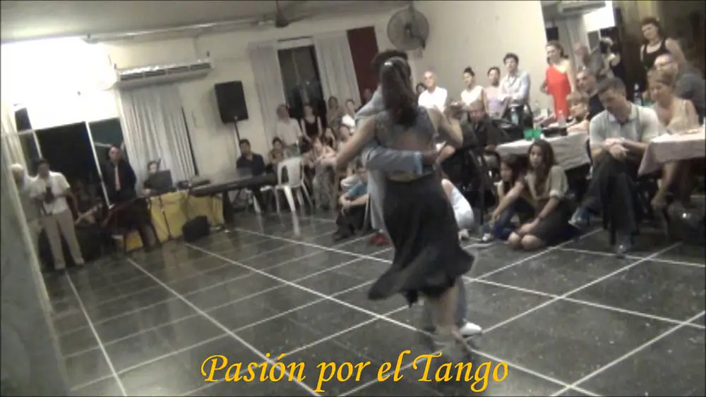 Video thumbnail for VIRGINIA GOMEZ y CHRISTIAN MARQUEZ Bailando la Milonga BOLADA DE AFICIONADO en FLOREAL MILONGA