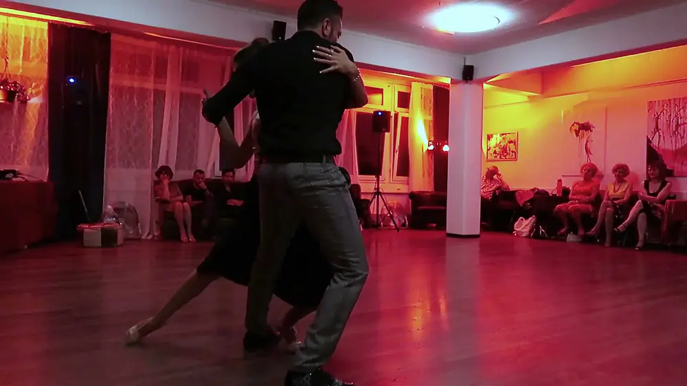 Video thumbnail for Braulio Martos & Camila Ameglio dance Osvaldo Fresedo's Cristal