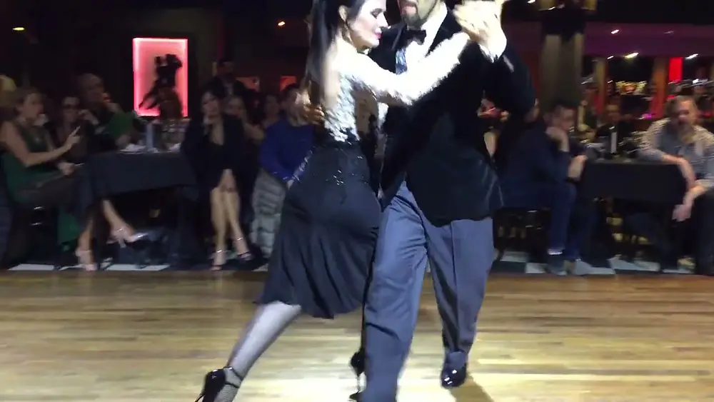 Video thumbnail for Cristina Sosa y Daniel Nacucchio at LA DEL CENTRO MILONGA (1/2)
