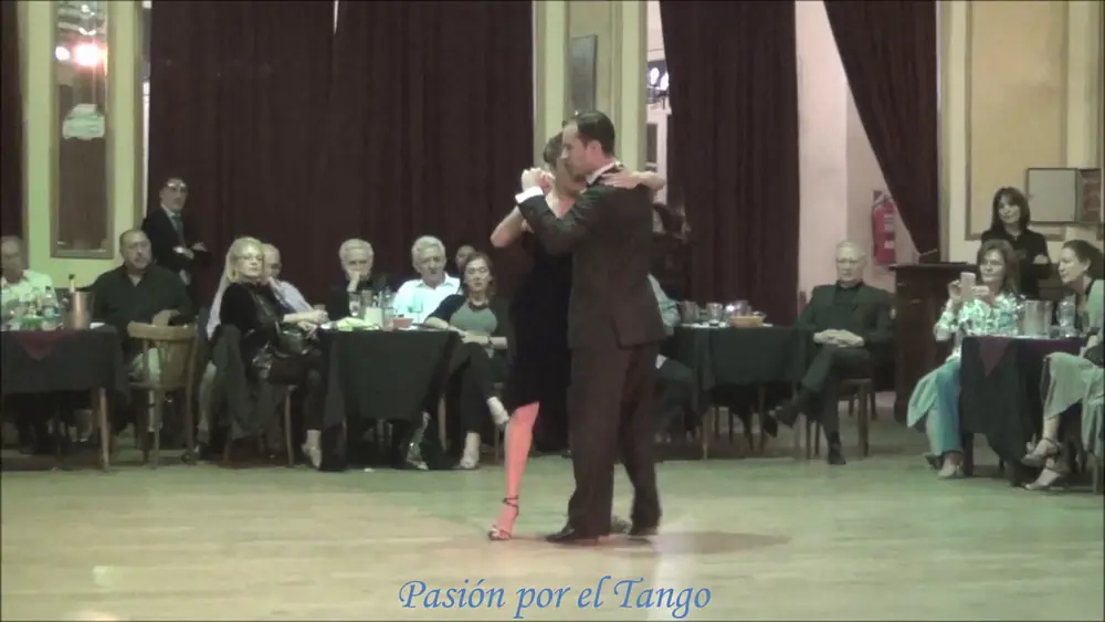 Video thumbnail for VANESA VILLALBA y FACUNDO PIÑERO Bailando el Tango FRENTE AL MAR en YIRA YIRA MILONGA