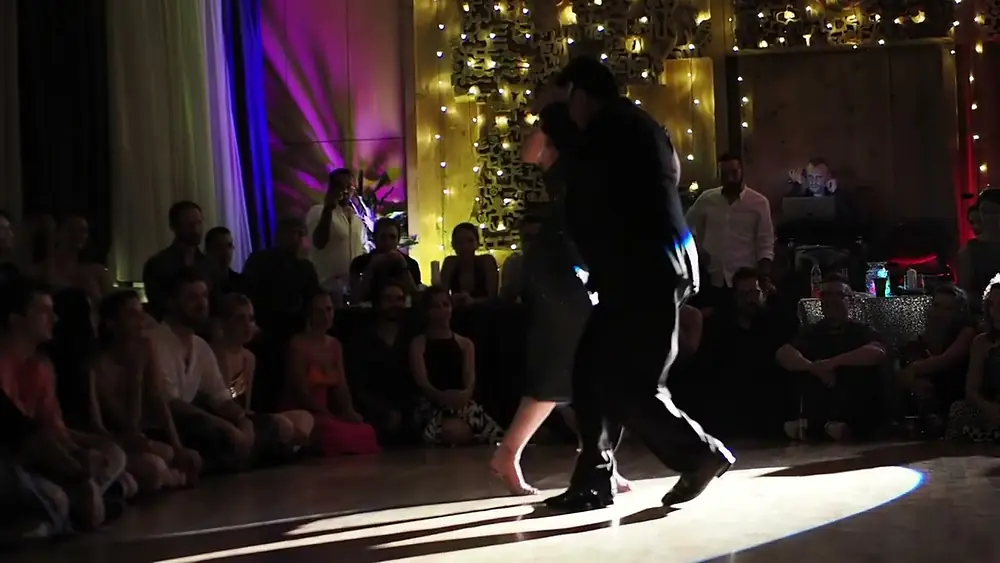 Video thumbnail for Carlitos Espinoza & Agustina Piaggio 4/5