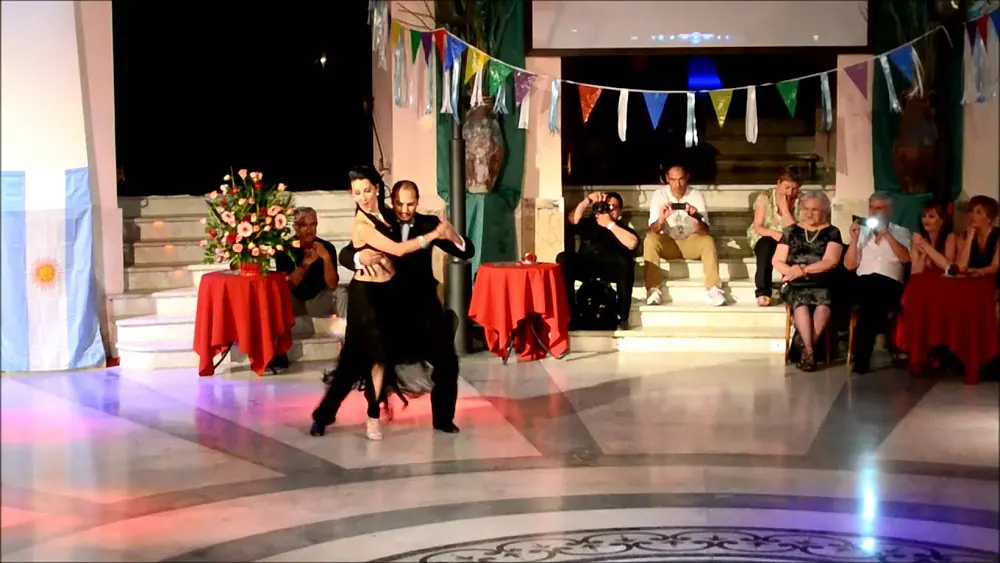 Video thumbnail for Juan Carlos Martinez y Nora Witanowsky "Llorar por una mujer"