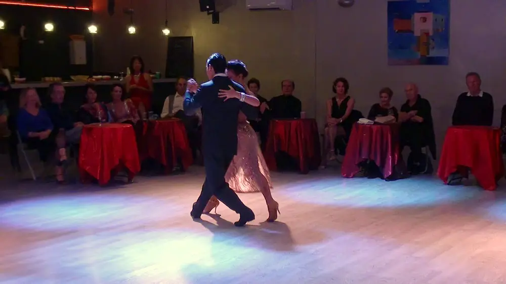 Video thumbnail for ★ Juan David Vargas & Paulina Mejia - Cuando el amor muere 1/4 - Salon de Tango Montpellier ★