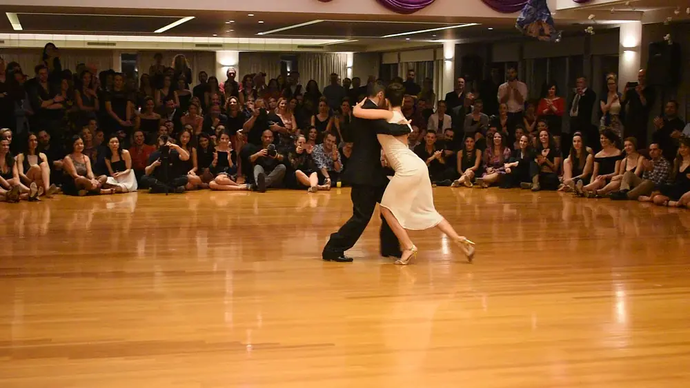 Video thumbnail for Yanina Quiñones and Neri Piliu – La milonga de Buenos Aires Athens 9/2/2018 2/4