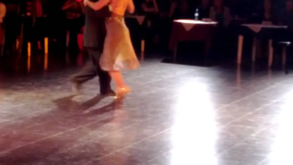 Video thumbnail for Daniela Galizia & Ariel Manzanares, "Corazón" (Di Sarli)