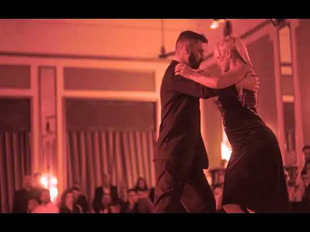Video thumbnail for Javier Rodriguez & Alejandra Mantiñan - La vida es una Milonga   - Padro Laurenz