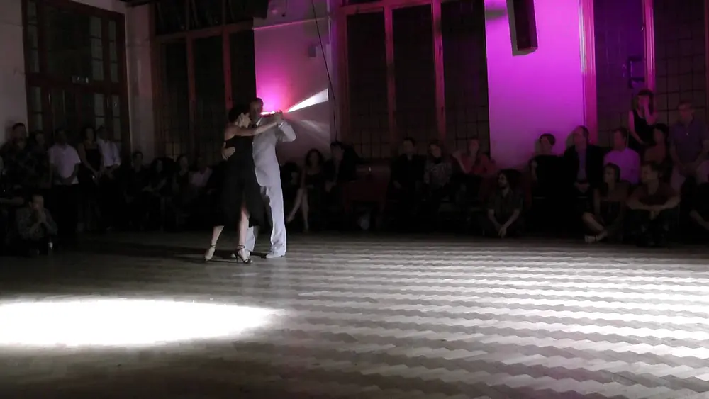 Video thumbnail for Maximiliano Cristiani y Fatima Vitale @ Negracha, London - Sept 2012 - 1/4