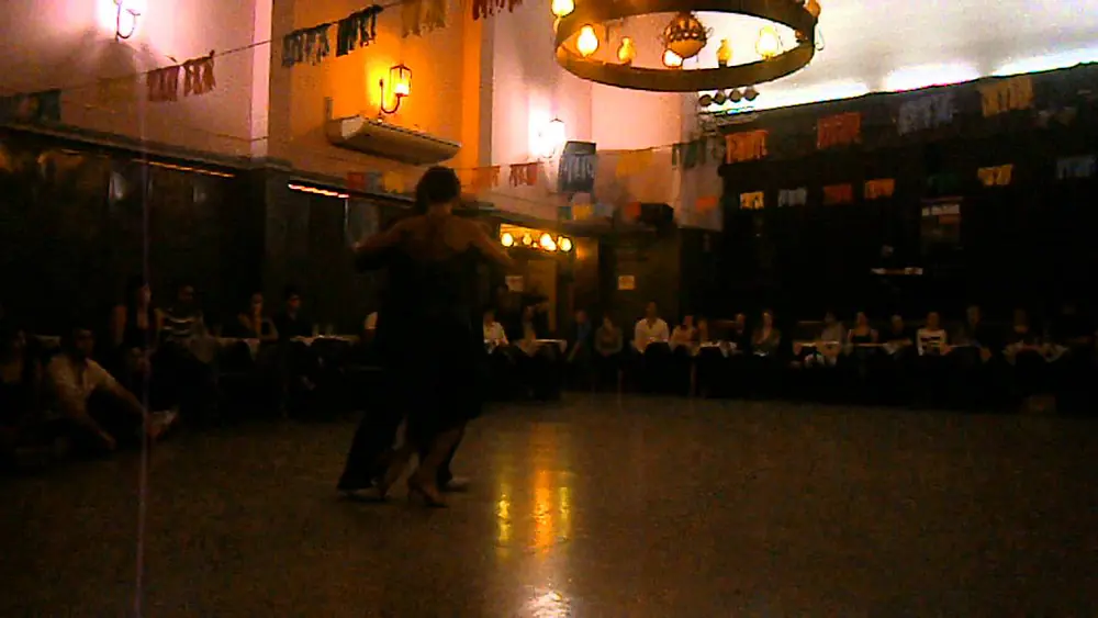 Video thumbnail for Moira Castellano y Gaston Torelli en El Motivo Tango, 5/8/13