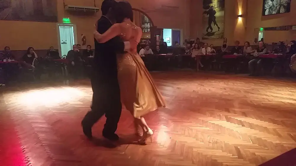 Video thumbnail for Noches de Colón - Julieta Questa y Rauli Choque en Soho Tango
