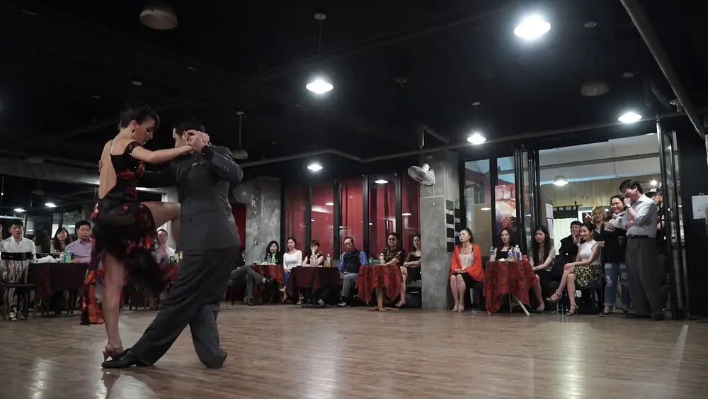 Video thumbnail for Juan Malizia y Manuela Rossi #3 @ El Tango Seoul, 8th May 2016, Milonga Patio