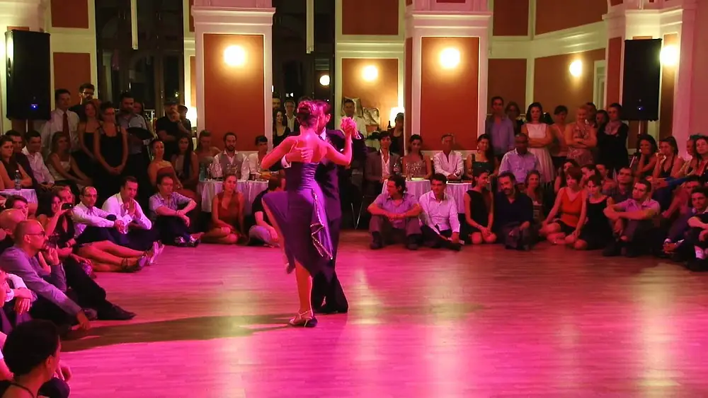 Video thumbnail for Fausto Carpino y Stephanie Fesneau - Tango Cazino 2014 - 3/4