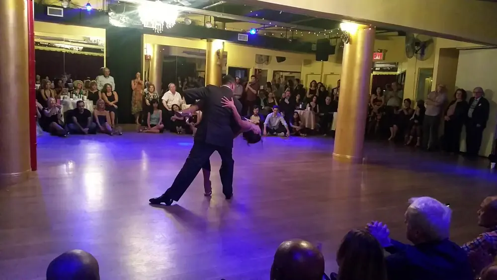 Video thumbnail for Argentine tango: Andres Bravo & Carolina Jaurena - Nochero Soy