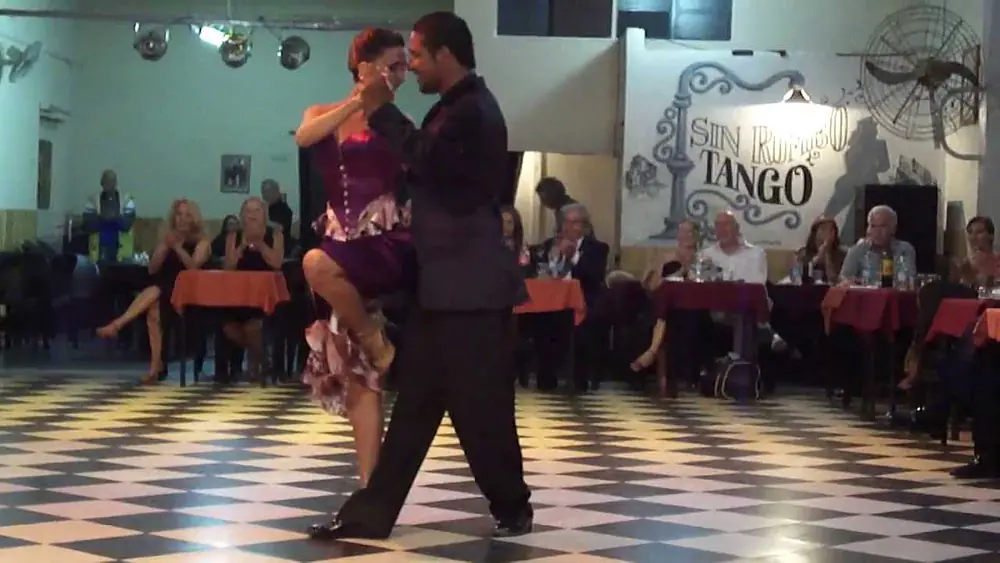 Video thumbnail for Sin Rumbo, bailan Roberto Zuaccarino y Magdalena Valdez 2/4