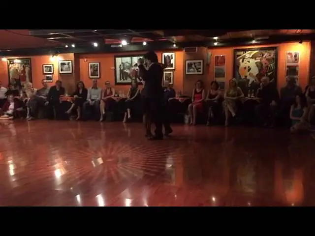 Video thumbnail for Sabrina Masso y Federico Naveira a Milano. La Mariposa