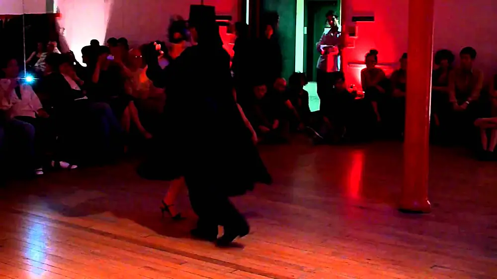 Video thumbnail for Federico Naveira & Ines Muzzo at the Halloween Practilonga (NYC)