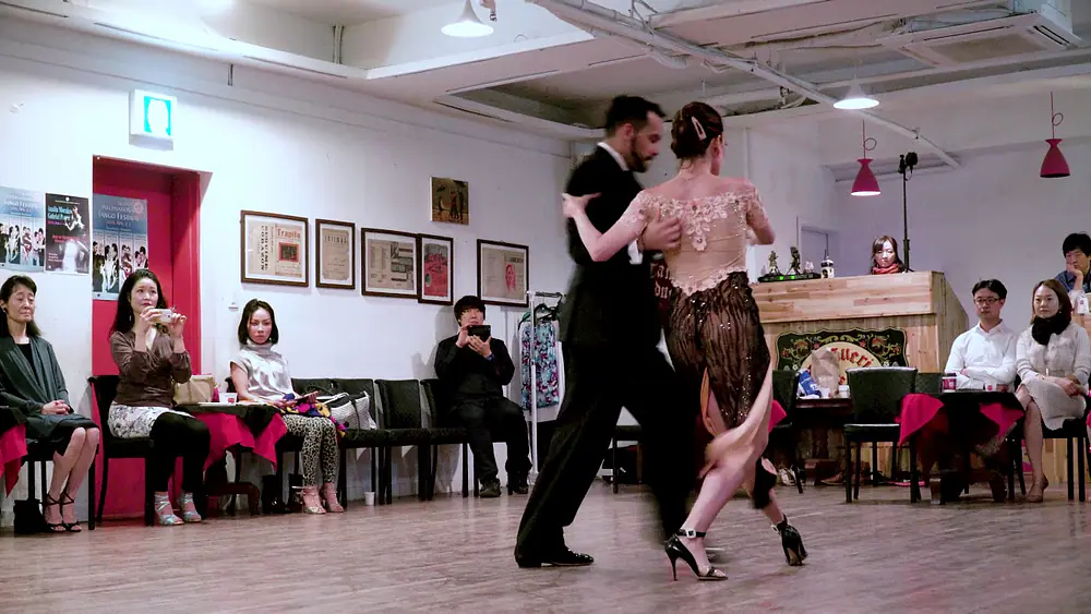 Video thumbnail for [ Tango ] 2019.12.08 - Sebastian Acosta & Laura D'Anna - Show No.1