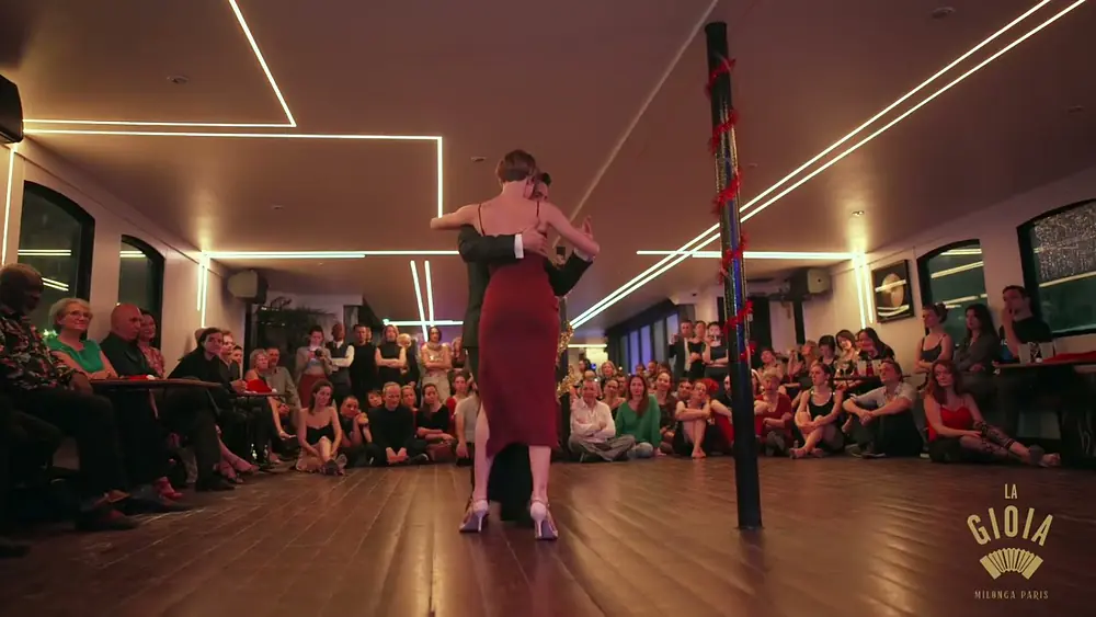 Video thumbnail for MATHILDE ERHARD & EZEQUIEL MARTINEZ @ Milonga LA GIOIA Paris (2/4)