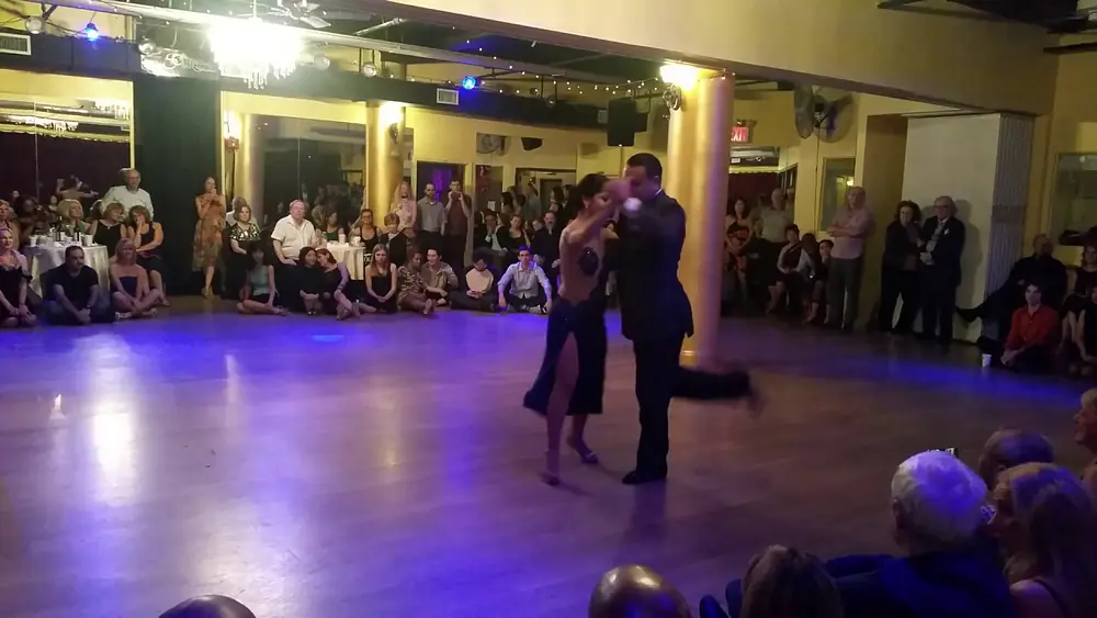 Video thumbnail for Argentine tango: Andres Bravo & Carolina Jaurena - Secreto