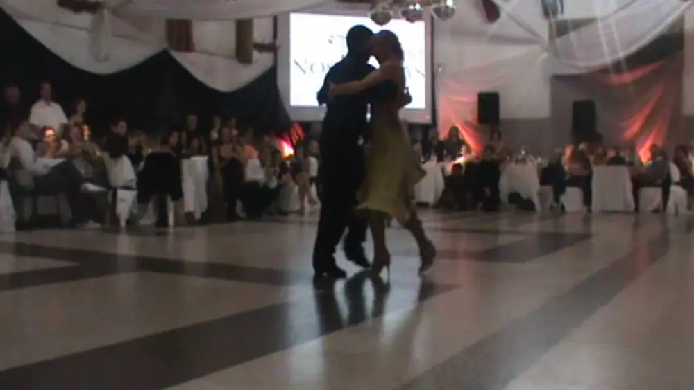 Video thumbnail for ALEJANDRA MANTIÑAN Y MARTIN OJEDA. 5 de 5. Milonga Nostalgias, Santa Fe. 21/4/2012