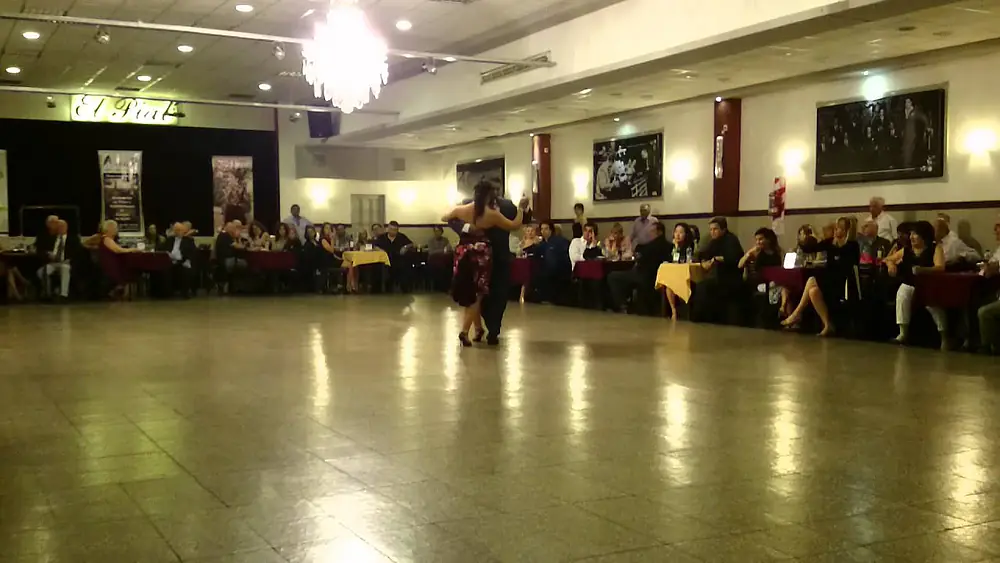 Video thumbnail for Laura sastria y Carlos estigarribia en la baldosa
