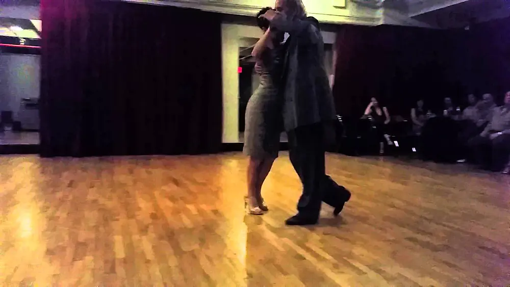 Video thumbnail for Argentine tango: Oscar Casas & Ana Miguel - Estrellita Mia