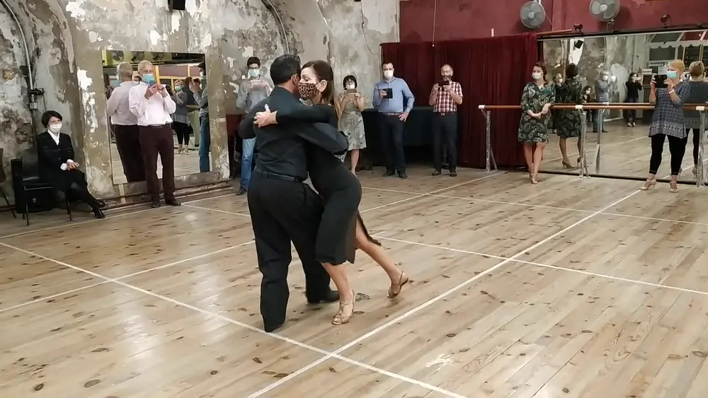 Video thumbnail for Résumé Atelier Confirmé avec Claudia Codega & Esteban Moreno Mardi 13 Octobre 2020 à Tango de Soie