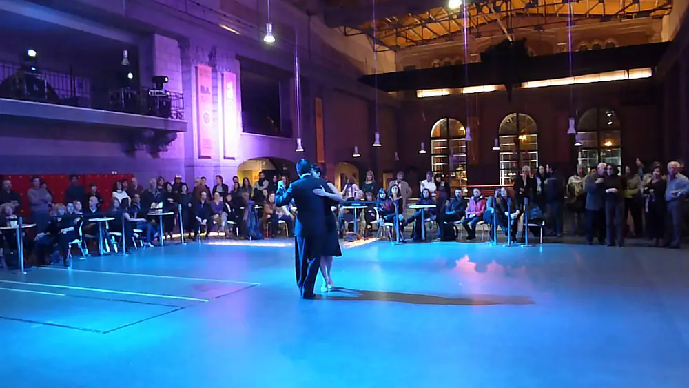 Video thumbnail for Julieta Qüesta y Rauli Choque. Tango "Vamos" Usina del Arte. Festival y Mundial de Tango 2013