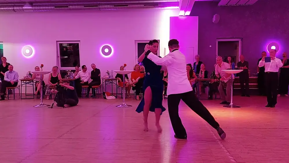 Video thumbnail for Lucas Gauto & Naima Gerasopoulou dance Juan D'Arienzo's Nueve de Julio