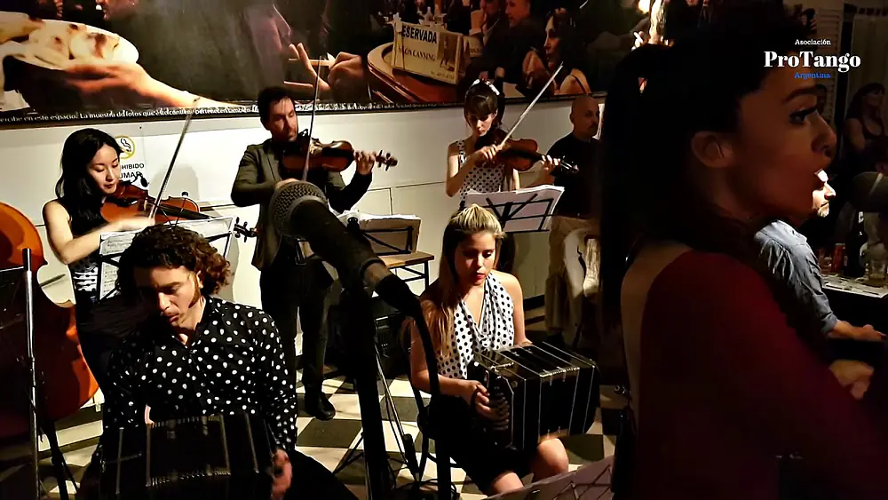 Video thumbnail for Orquesta Romántica Miloguera, Marcelo Varela, Analía Vega, Salón Canning, milonga Parakultural