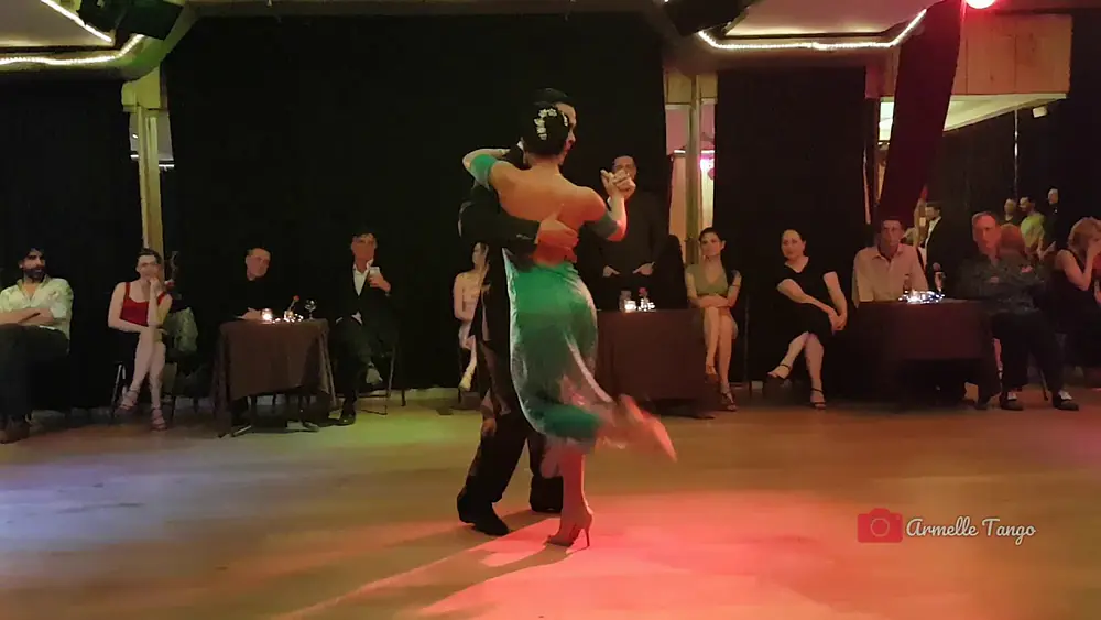 Video thumbnail for Juan David Vargas & Paulina Mejía ❤ Paris - 1ère MilOnda de l'année - @ MilOnda 1905 - Pobre Flor