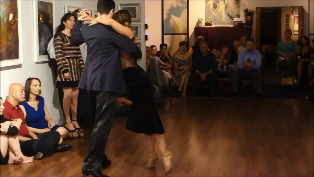 Video thumbnail for Ricardo Biggeri-Yuliana Basmajyan dance Marion by Calo at Milonga Porteña