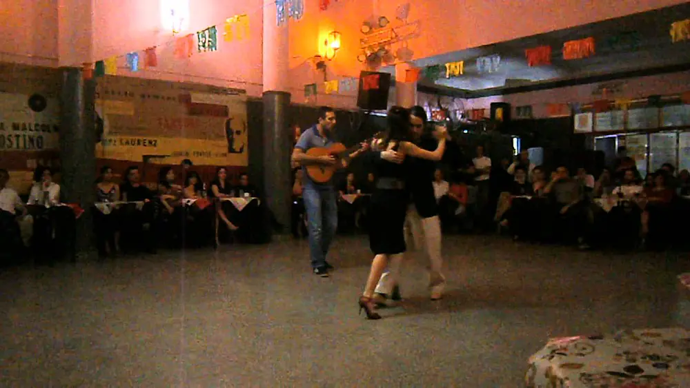 Video thumbnail for Lucila Bardach y Marcelo Lavergata con Juan Villarreal en El Motivo Tango, 15/7/13