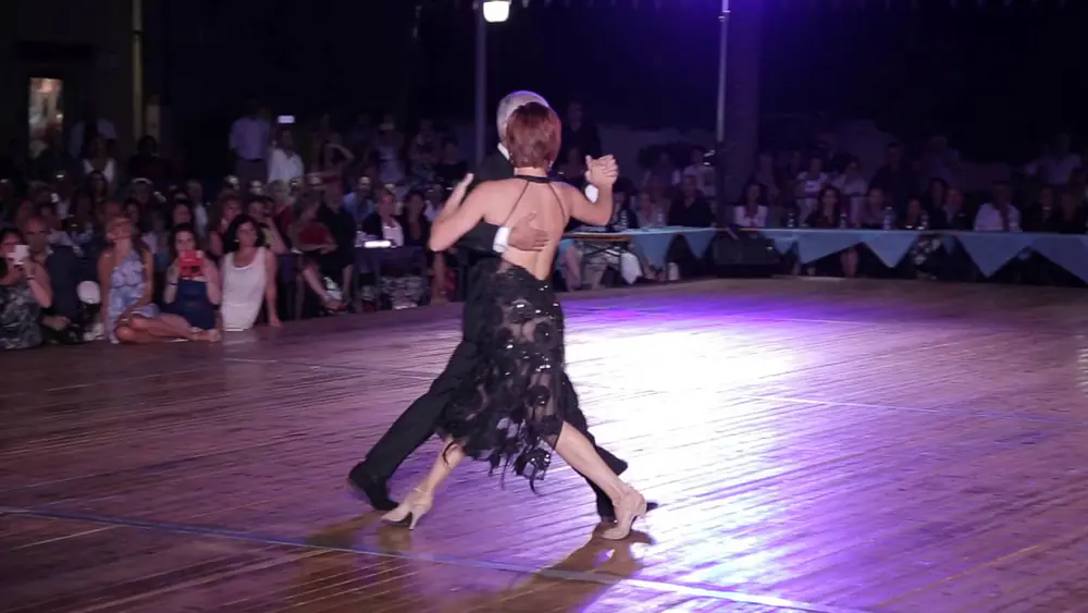 Video thumbnail for Natalia Lavandeira y Roberto Reis 1 - Elba World Tango Festival 2016