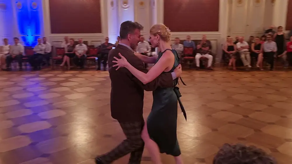 Video thumbnail for Damian Thompson and Agata Czartoryska - Vals.