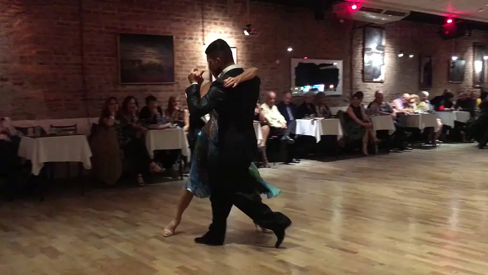 Video thumbnail for Alejandra Mantinan y Danilo Maddalena - Milonga Alo Lola Buenos Aires 14/08/2016 4/4