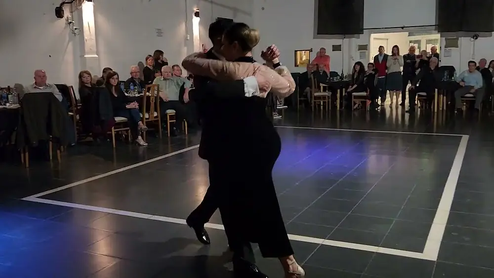 Video thumbnail for Que pasa cuando el tango suena. PROLIJO  Evrim Kivancer y Raúl Pardo,  Floreal milonga