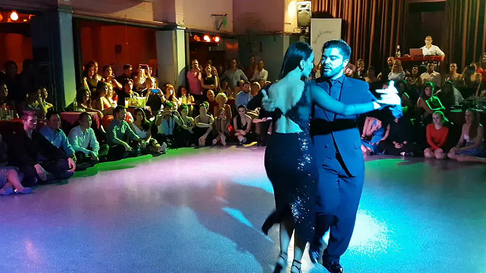 Video thumbnail for Magdalena Valdez y Cristhian Sosa. Argentina Tango Salón Festival en Viva La Pepa Milonga (2/2)