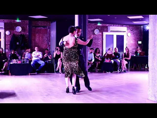 Video thumbnail for Cristian Correa y Miriam Copello - Milonga Metafierro - D'Arienzo y Echagüe