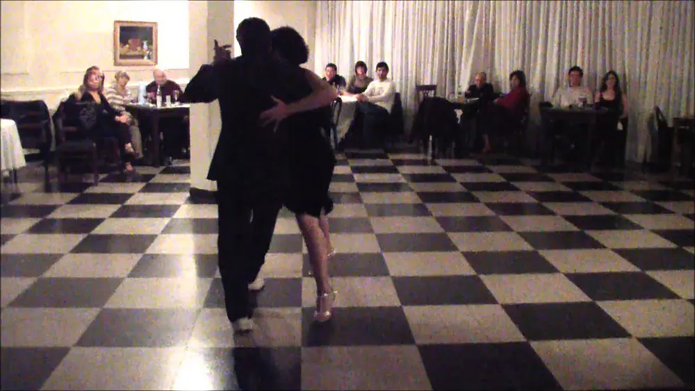 Video thumbnail for Julio Balmaceda y Corina De La Rosa en Milonga Nostalgias JULIO 2014