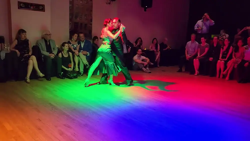 Video thumbnail for Argentine tango: Yesica Esquivel & Ariel Leguizamon - Milonguero Viejo