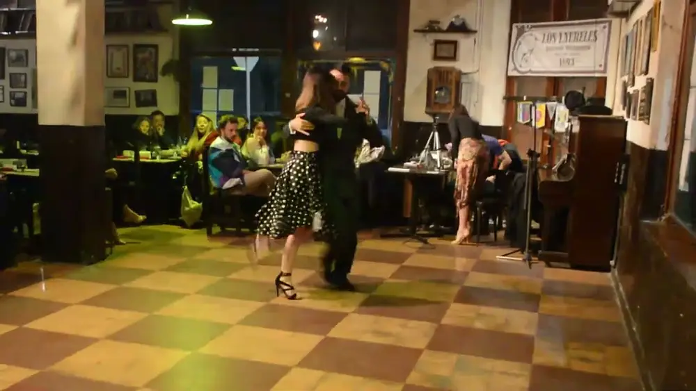 Video thumbnail for Malena y Javier Rodriguez en Milonga Petitera - Bar Notable Los Laureles!!2/2
