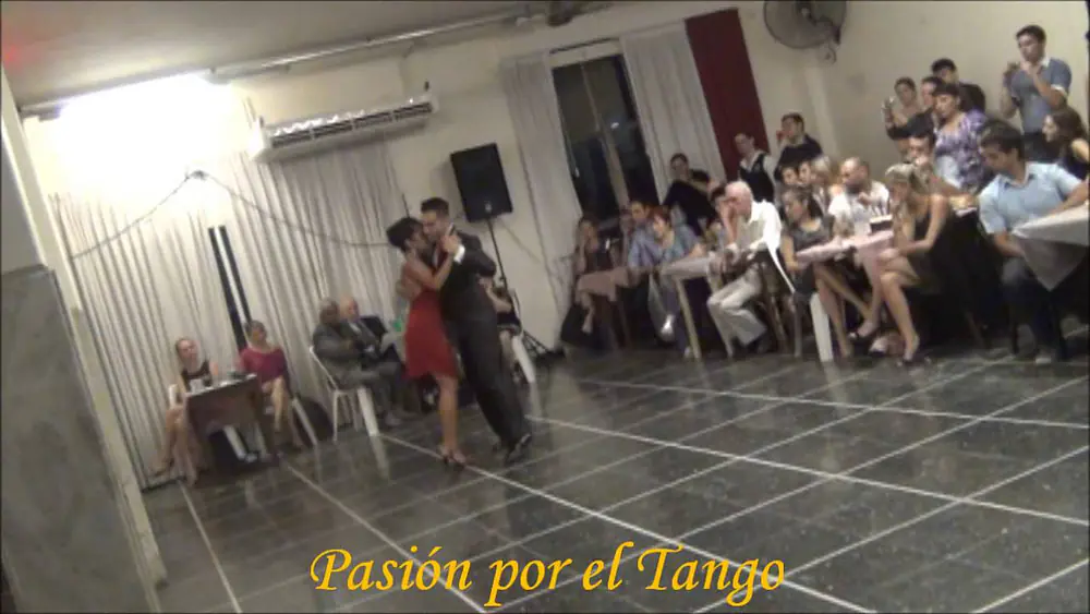 Video thumbnail for CLARISA ARAGON y JONATHAN SAAVEDRA Bailando la Milonga POR LA HUELLA en FLOREAL MILONGA