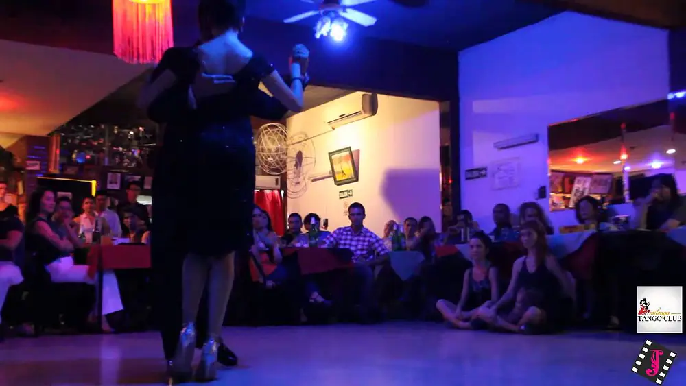 Video thumbnail for AYELEN URRITIA Y MARTIN VICENTE en el Tango Club Milonga 02/03