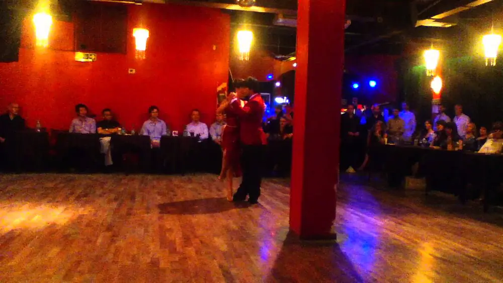 Video thumbnail for Bailaron Eva Icikson & Brenno Márquez, en la Milonga de los domingos. Part.1 - 14/02/16