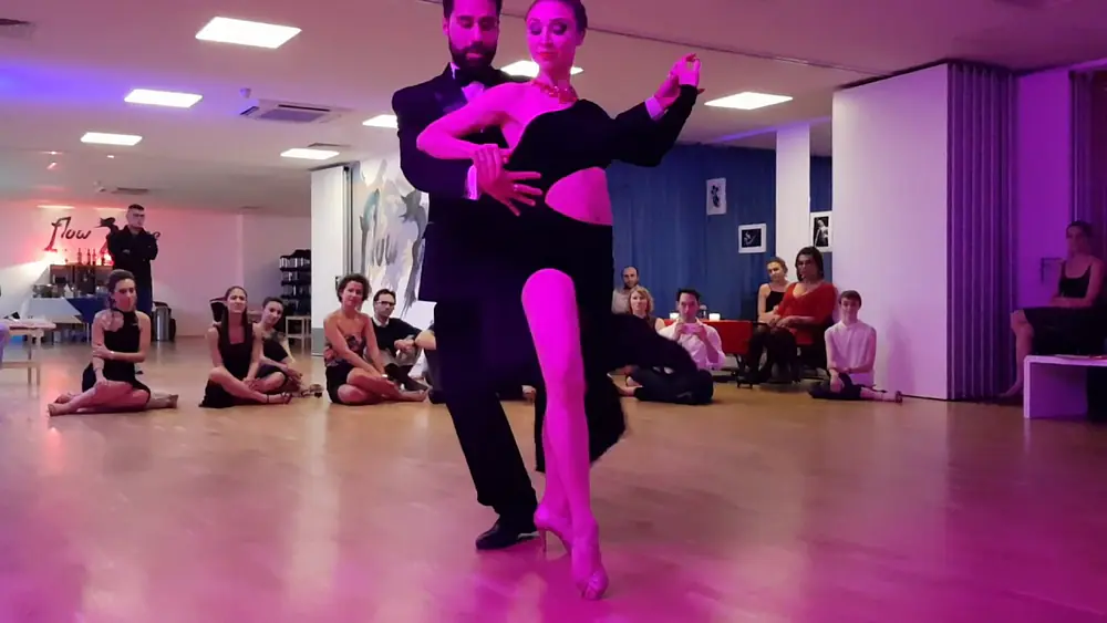 Video thumbnail for Jose Fernandez & Martina Waldman - London, Milonga Negracha 2019 3/4