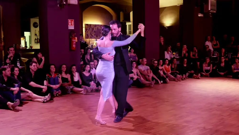 Video thumbnail for LETIZIA MESSINA & DEMETRIO SCAFARIA Bailan al club ALMAGRO