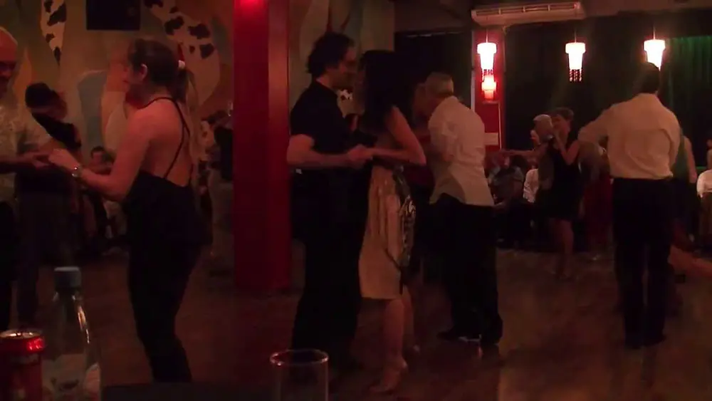 Video thumbnail for Geraldin Rojas bailando rock