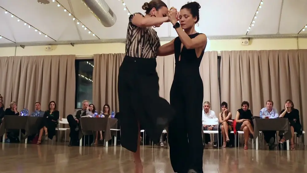 Video thumbnail for Virginia Pandolfi y Yailet Suárez. Tango "Gracias" Carlos di Sarli.
