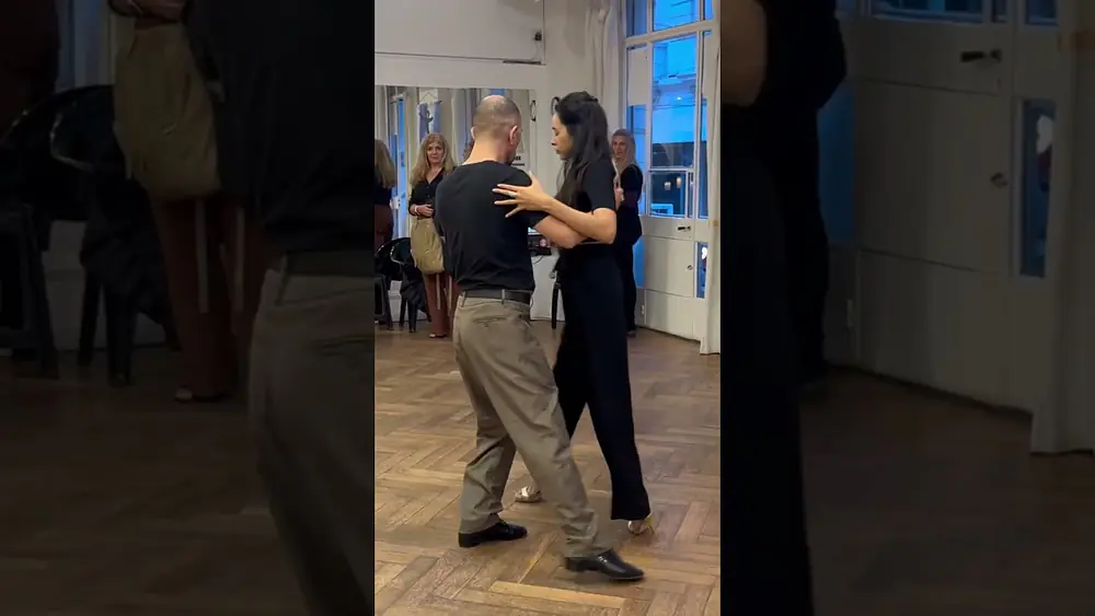 Video thumbnail for Tango lessons: Sacadas. Hernán Ohaco. EMTGE. Buenos Aires. May 2025